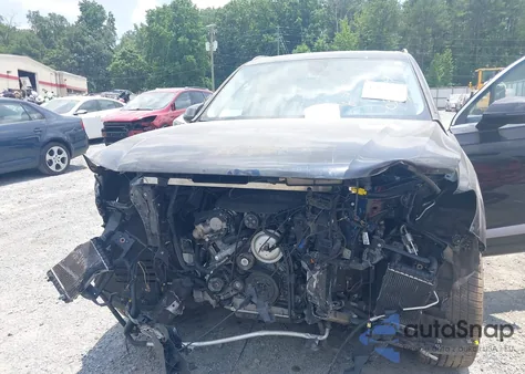 2018 Audi Q7 3.0T Premium z USA, uszkodzony, nr VIN WA1VAAF79JD035654